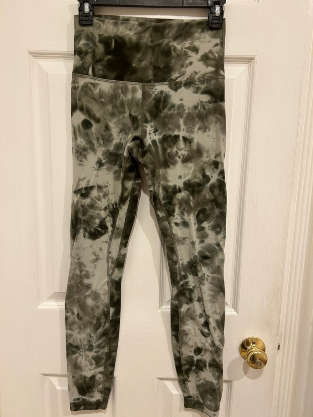 Lululemon Olive Tie-Dye Leggings - High Waist, size 6